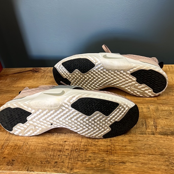 Nike Tennis Shoes Running 9.5 Pink Mauve - Picture 5 of 10